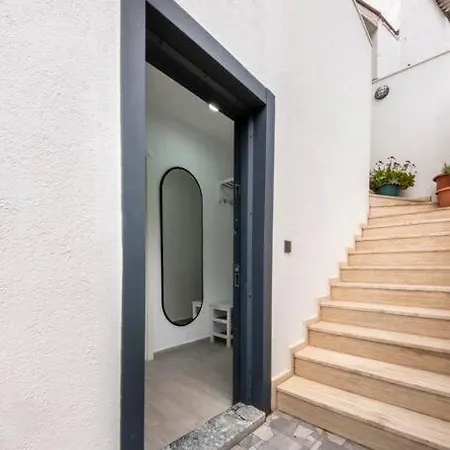 Διαμέρισμα Center 2 Bedroom Calm Modern Garden Floor Flat - Yeni Dunya Αλικαρνασσός