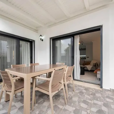 Διαμέρισμα Center 2 Bedroom Calm Modern Garden Floor Flat - Yeni Dunya Αλικαρνασσός