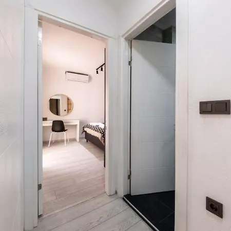 Center 2 Bedroom Calm Modern Garden Floor Flat - Yeni Dunya Διαμέρισμα *