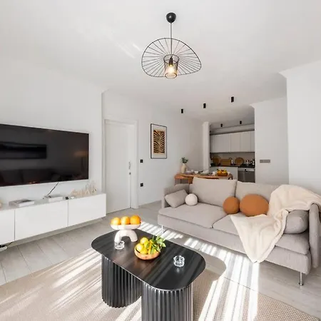 Center 2 Bedroom Calm Modern Garden Floor Flat - Yeni Dunya Διαμέρισμα Αλικαρνασσός