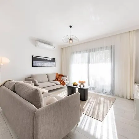 Διαμέρισμα Center 2 Bedroom Calm Modern Garden Floor Flat - Yeni Dunya Αλικαρνασσός