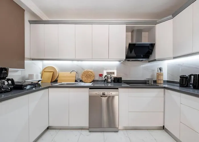 Center 2 Bedroom Calm Modern Garden Floor Flat - Yeni Dunya شقة