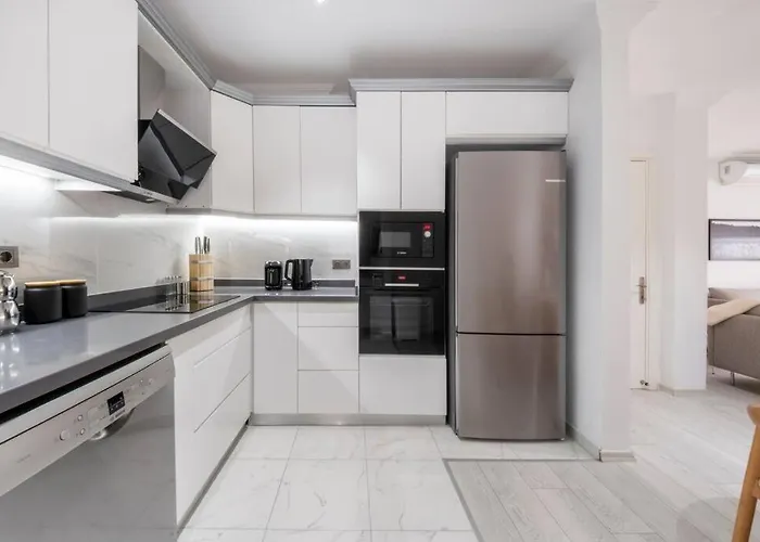 Center 2 Bedroom Calm Modern Garden Floor Flat - Yeni Dunya شقة *