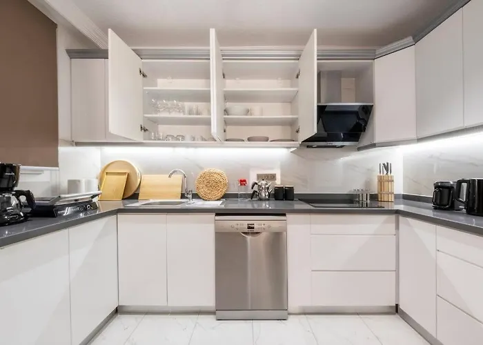 Center 2 Bedroom Calm Modern Garden Floor Flat - Yeni Duenya Apartamento
