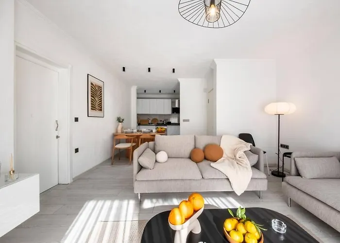 Center 2 Bedroom Calm Modern Garden Floor Flat - Yeni Duenya Apartamento *
