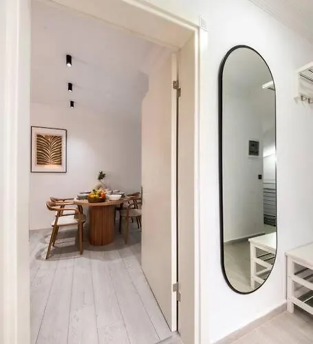 Center 2 Bedroom Calm Modern Garden Floor Flat - Yeni Dunya