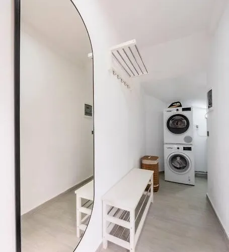 شقة Center 2 Bedroom Calm Modern Garden Floor Flat - Yeni Dunya